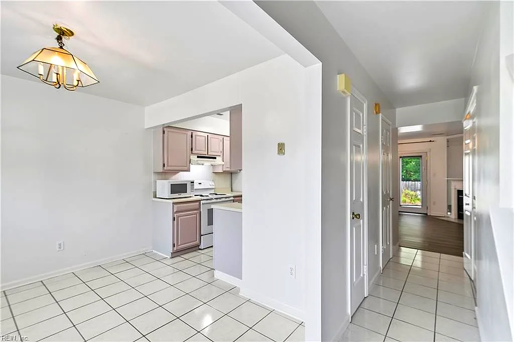 107 Heather WAY #D, YORKTOWN VA 23693 thumb 8