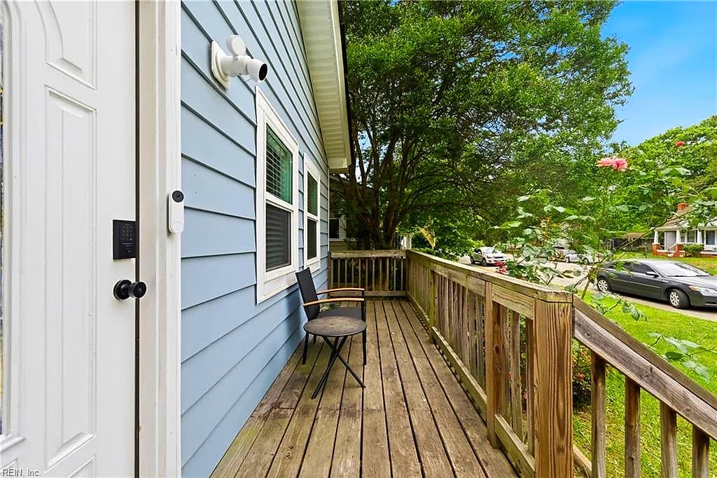 139 Locust AVE, HAMPTON VA 23661 - Photo 3