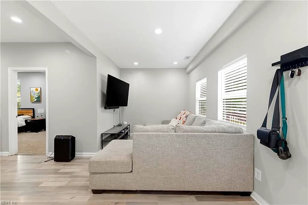 139 Locust AVE, HAMPTON VA 23661 - Photo 4