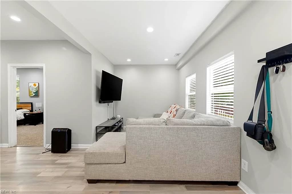 139 Locust AVE, HAMPTON VA 23661 - Photo 4