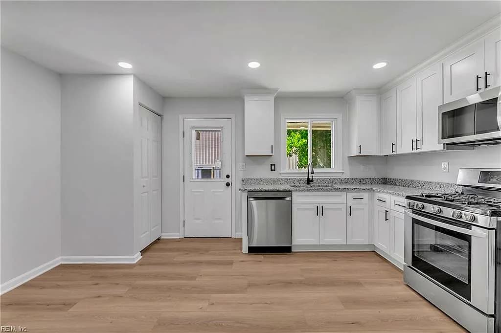129 Jordan DR, HAMPTON VA 23666 thumb 8