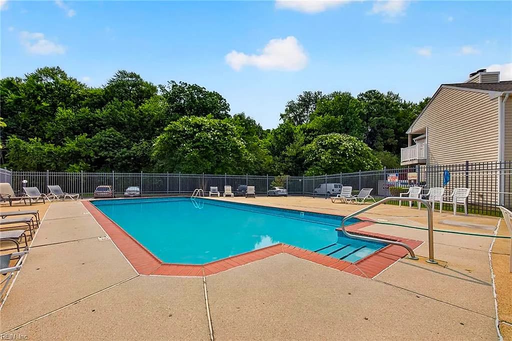 2104 Retreat CT, VIRGINIABEACH VA 23454 thumb 8