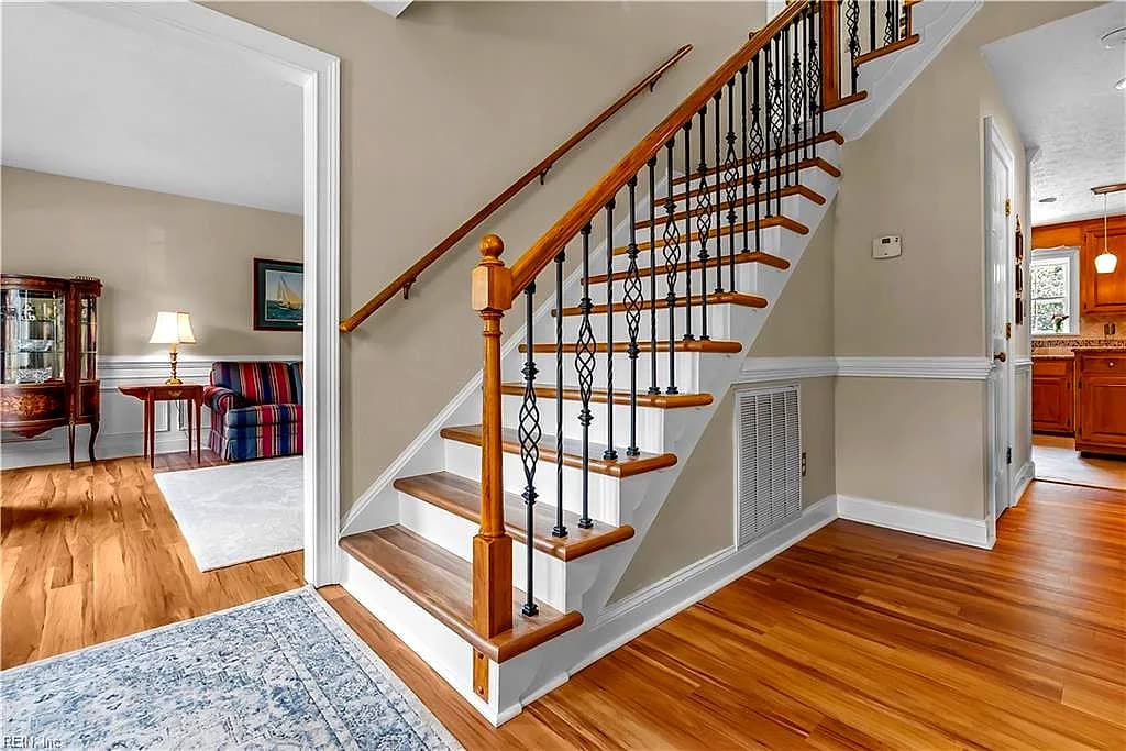 114 Van Curen CT, YORKTOWN VA 23693 thumb 8