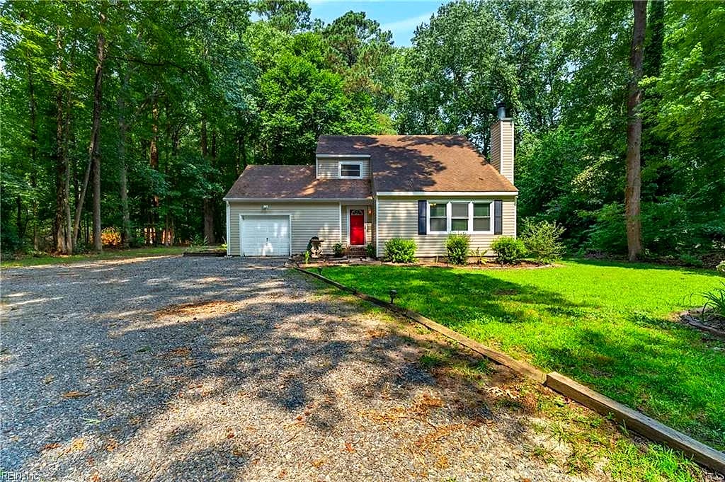 4504 Aberdeen DR, GLOUCESTER VA 23061 - Main photo