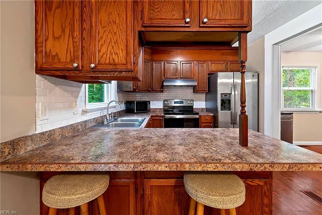 4504 Aberdeen DR, GLOUCESTER VA 23061 thumb 11