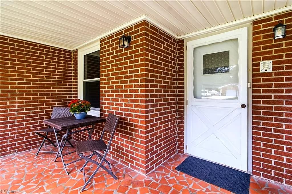 208 Woodford DR, CHESAPEAKE VA 23322 thumb 6