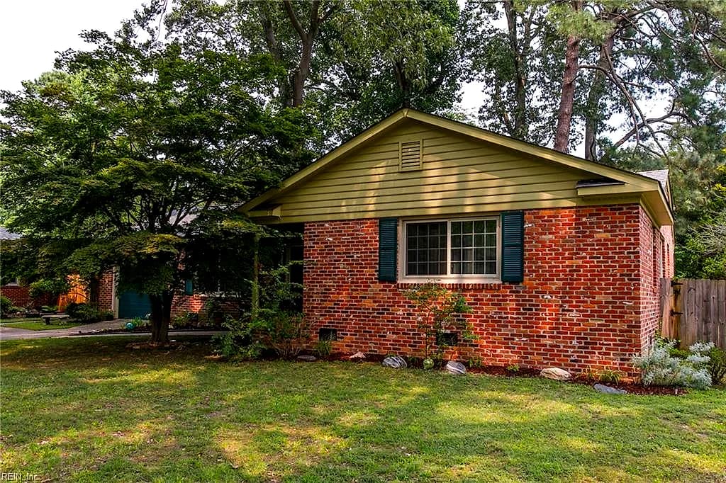 5 Barbour DR, NEWPORT NEWS VA 23606 - Photo 3