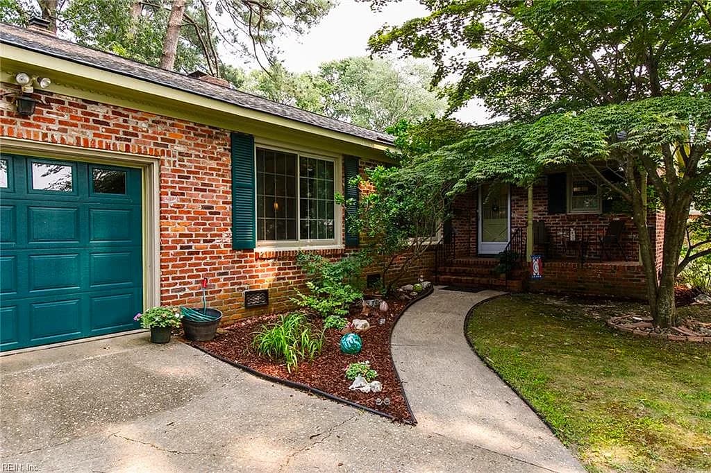 5 Barbour DR, NEWPORT NEWS VA 23606 - Photo 4