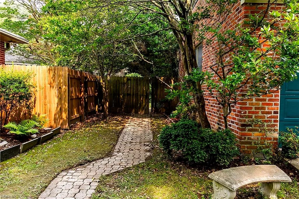 5 Barbour DR, NEWPORT NEWS VA 23606 - Photo 5