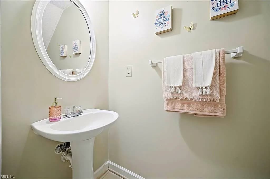 523 Kristy CT, NEWPORTNEWS VA 23602 - Photo 5