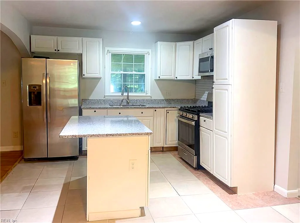 4307 Greenwood DR, PORTSMOUTH VA 23701 - Photo 3