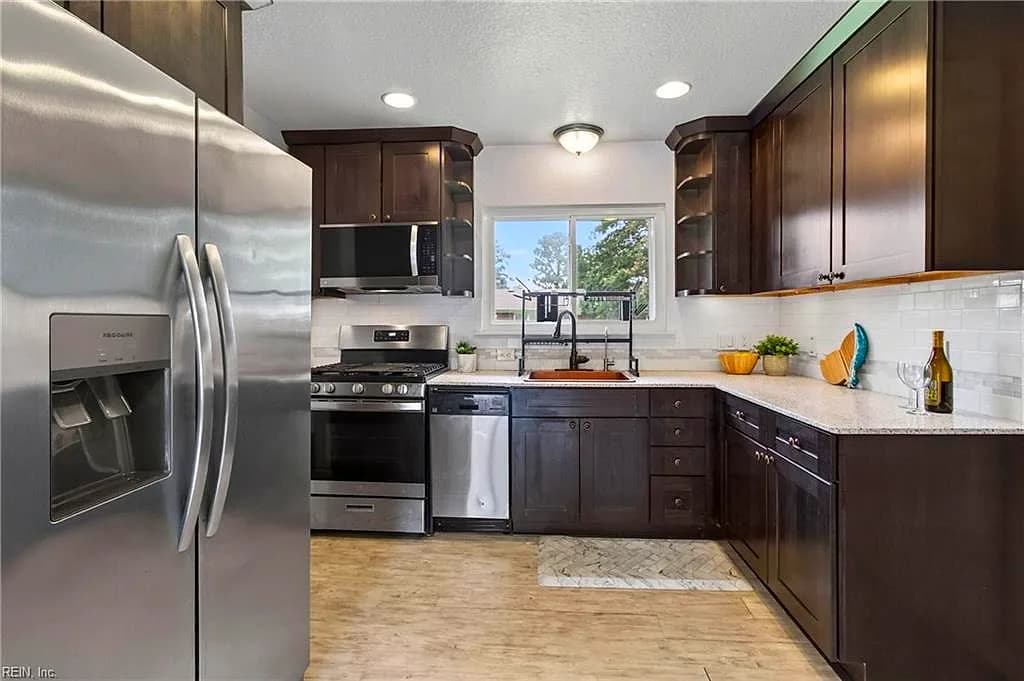 2924 Dominion AVE, NORFOLK VA 23518 thumb 12