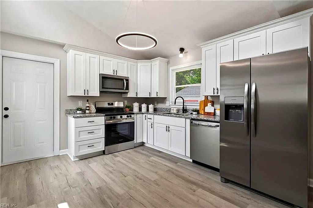 212 Woodbury Forrest DR, HAMPTON VA 23666 - Photo 3