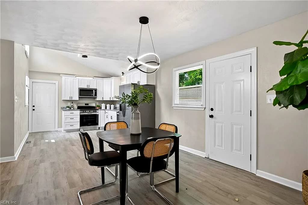 212 Woodbury Forrest DR, HAMPTON VA 23666 - Photo 5