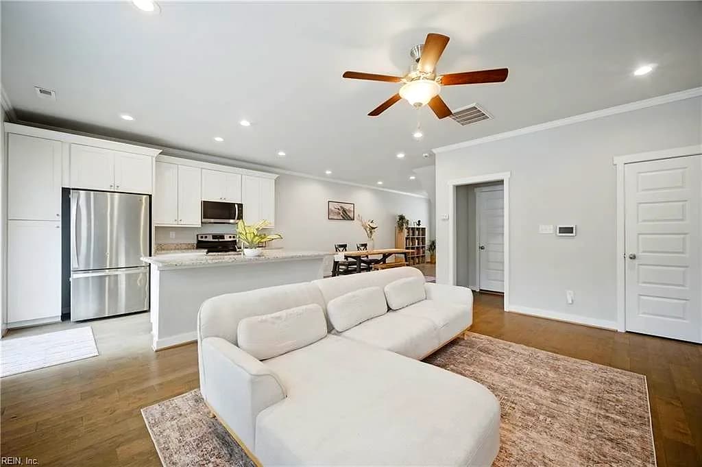 432 Charleston ST, CHESAPEAKE VA 23322 - Photo 5