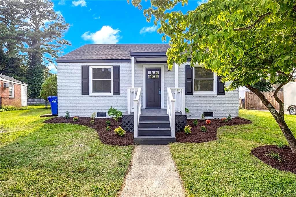 48 W Colin DR, PORTSMOUTH VA 23701 - Main photo
