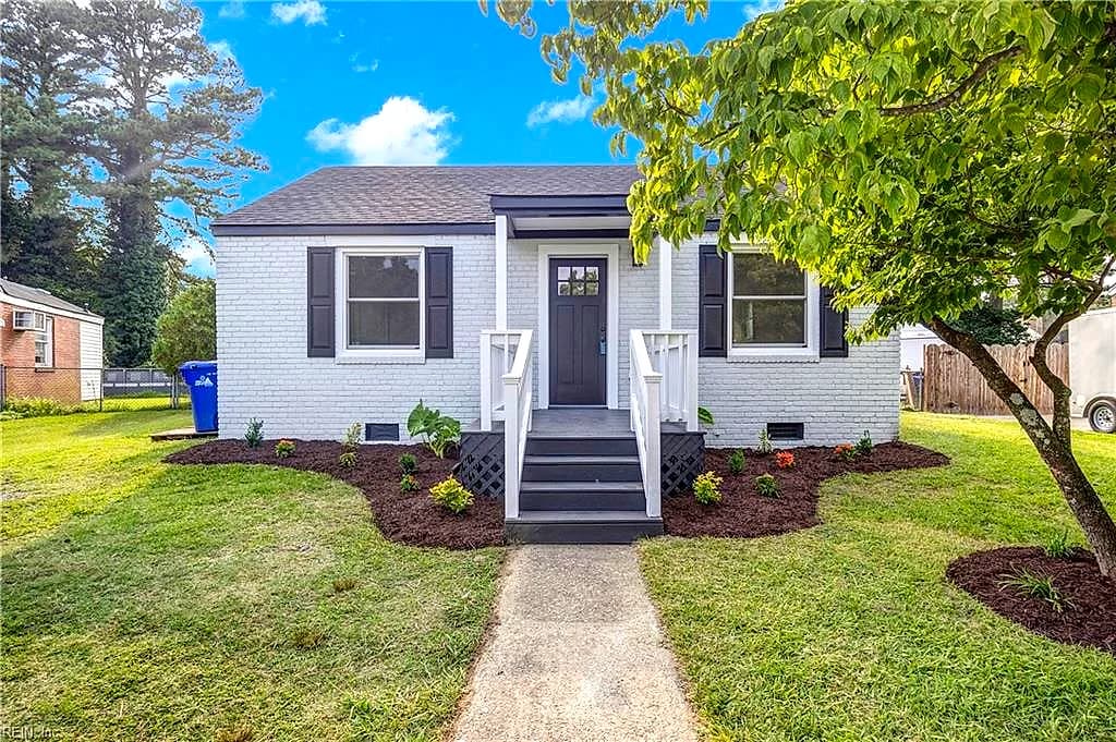 48 W Colin DR, PORTSMOUTH VA 23701 - Photo 2