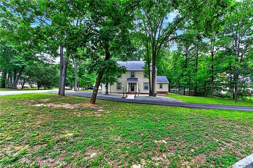 11414 Lindenshire LN, RICHMOND VA 23238 - Photo 4