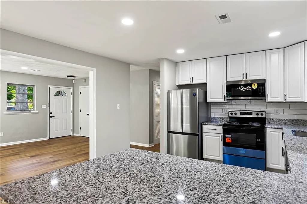 43 Azalea DR, HAMPTON VA 23669 thumb 12