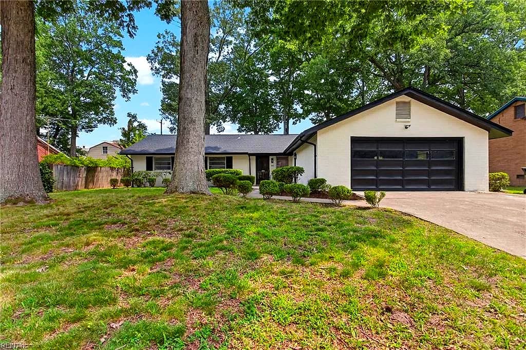 43 Azalea DR, HAMPTON VA 23669 - Photo 3