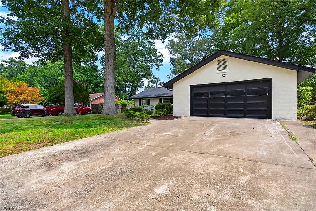 43 Azalea DR, HAMPTON VA 23669 - Photo 4