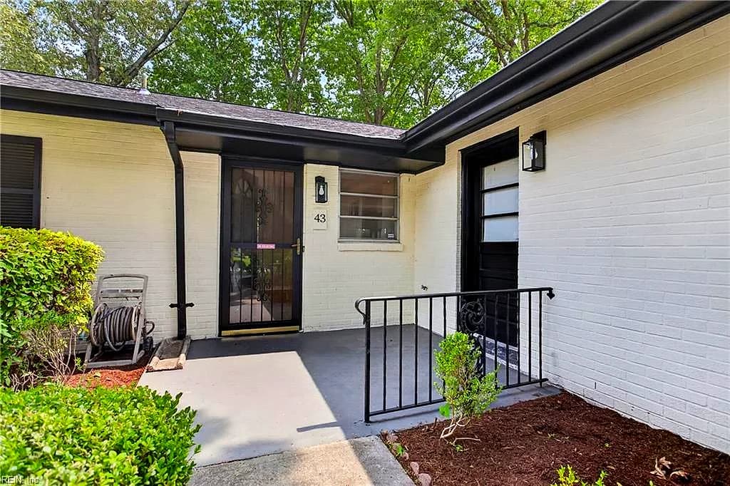 43 Azalea DR, HAMPTON VA 23669 - Photo 5