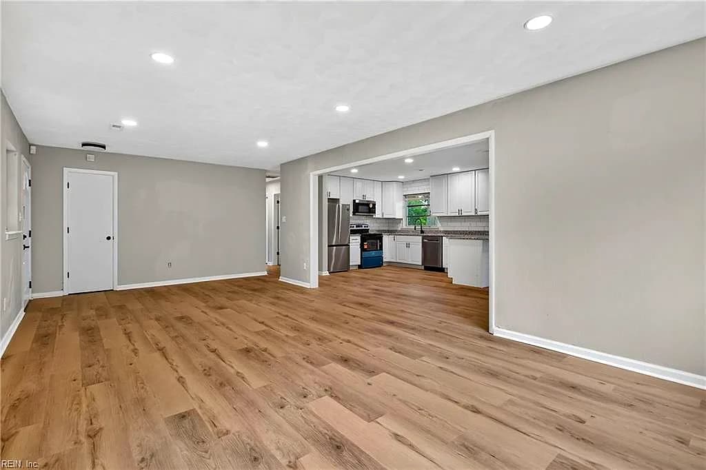 43 Azalea DR, HAMPTON VA 23669 thumb 8