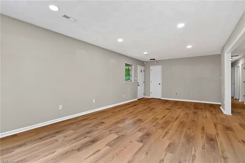 43 Azalea DR, HAMPTON VA 23669 thumb 9