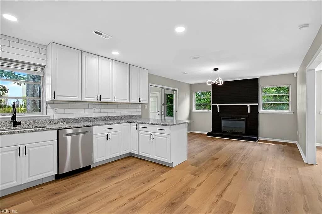 43 Azalea DR, HAMPTON VA 23669 thumb 10