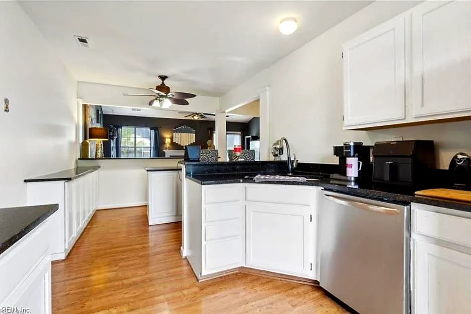 1246 Woods WAY, CHESAPEAKE VA 23323 thumb 6