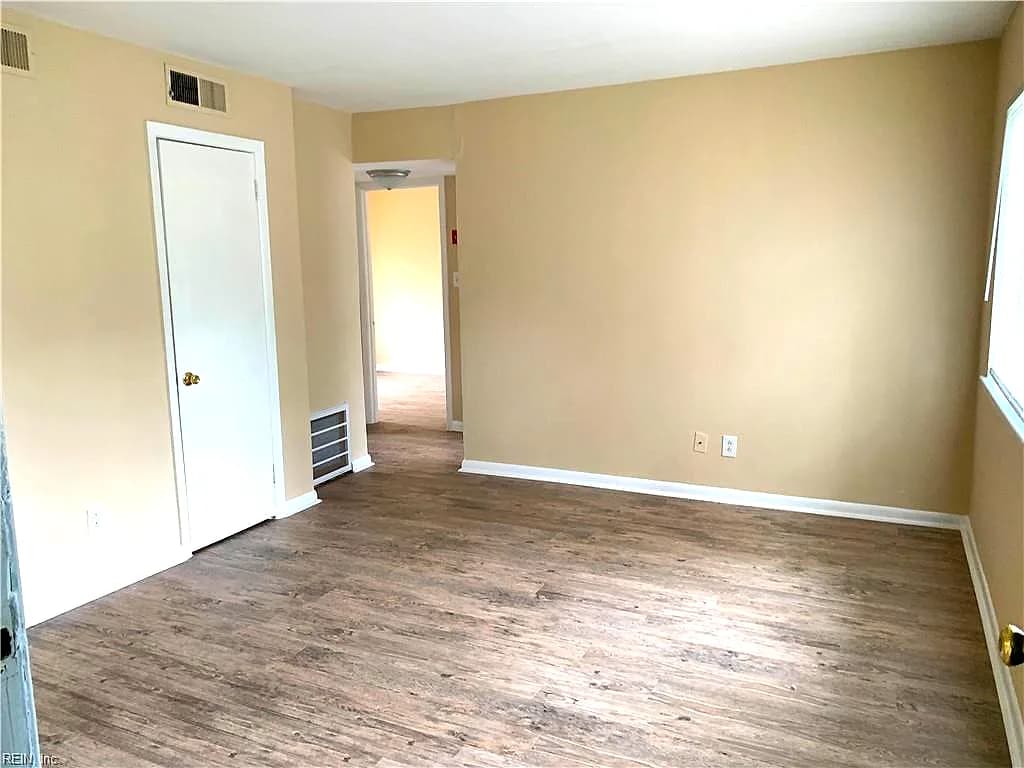 8 Pollux CIR E #4, PORTSMOUTH VA 23701 thumb 9