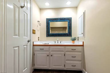 100 Crescent DR, FRANKLIN VA 23851 thumb 8