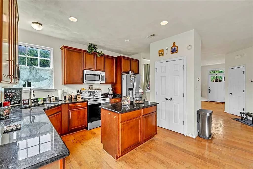 1221 Rosebud LN, CHESAPEAKE VA 23322 thumb 10