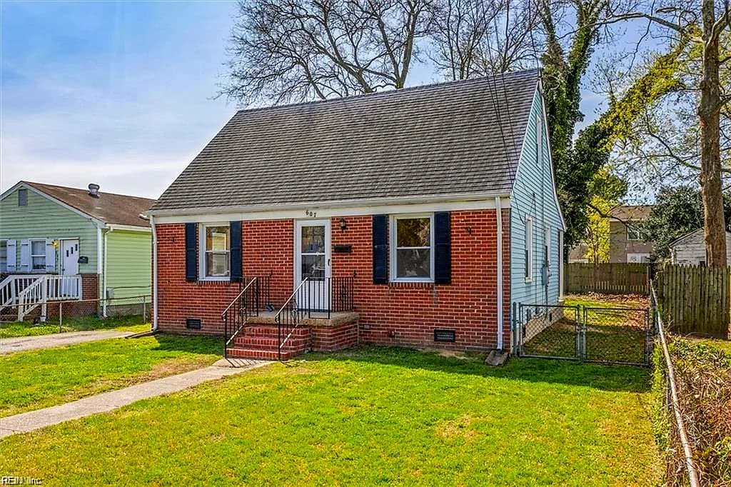 607 Lee ST, HAMPTON VA 23669 - Photo 3