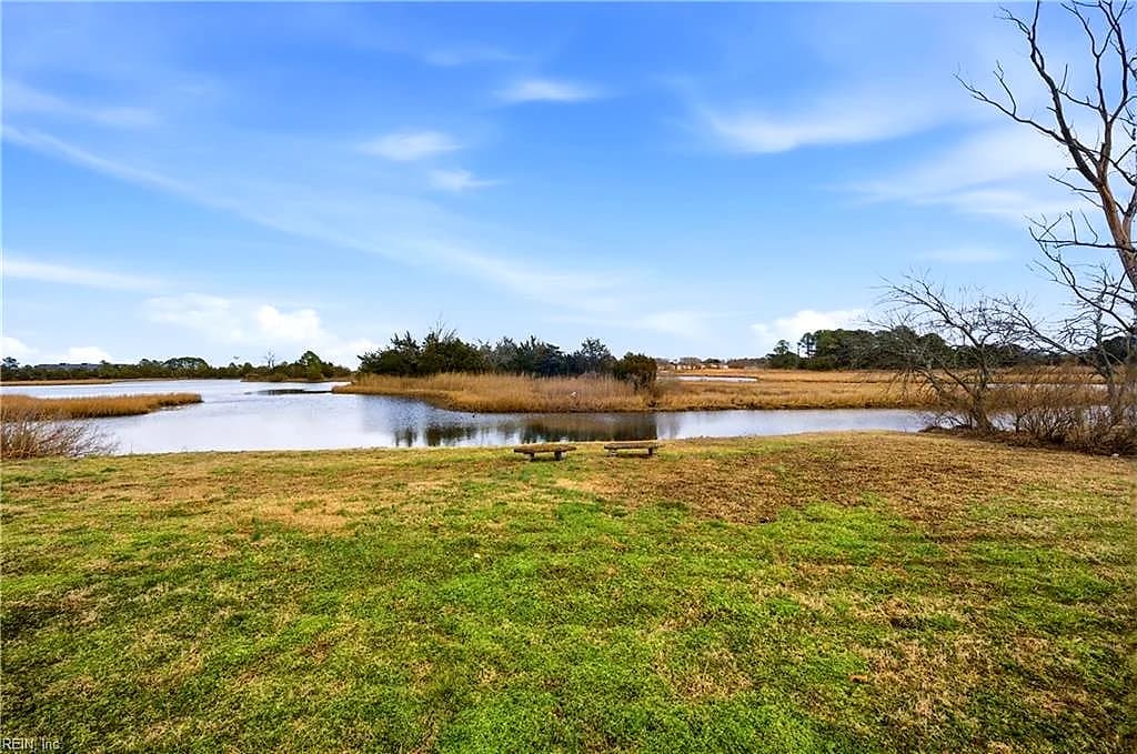 102 Diggs DR, HAMPTON VA 23666 - Photo 4