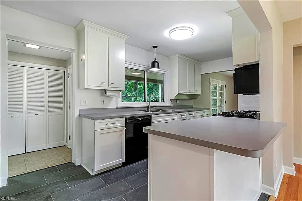 5 Draper LN, NEWPORT NEWS VA 23606 thumb 7