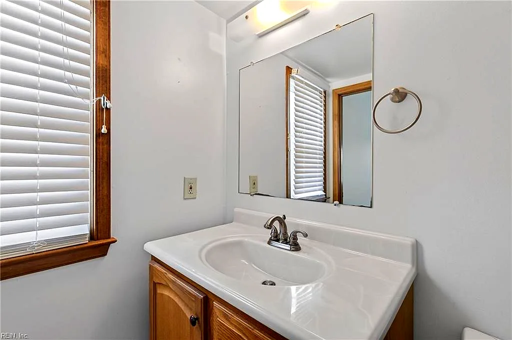 4 Cambridge PL, HAMPTON VA 23669 thumb 10