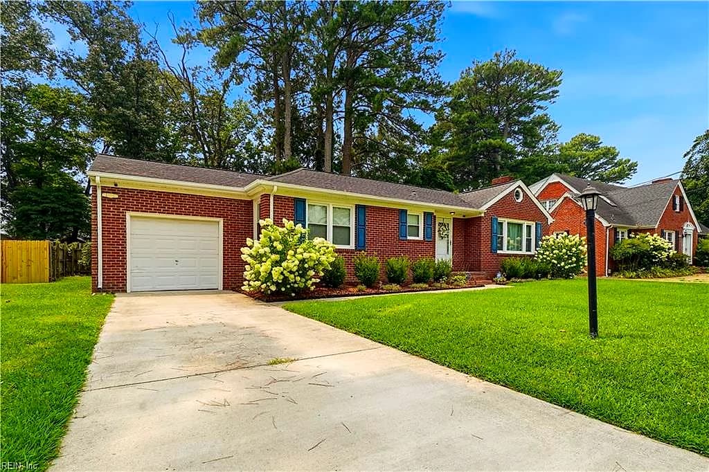 2209 Wildwood RD, CHESAPEAKE VA 23323 - Main photo
