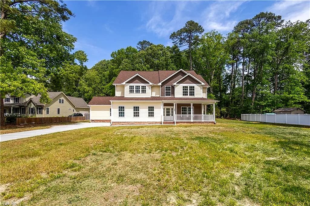 307 Smithfield BLVD, SMITHFIELD VA 23430 - Photo 3