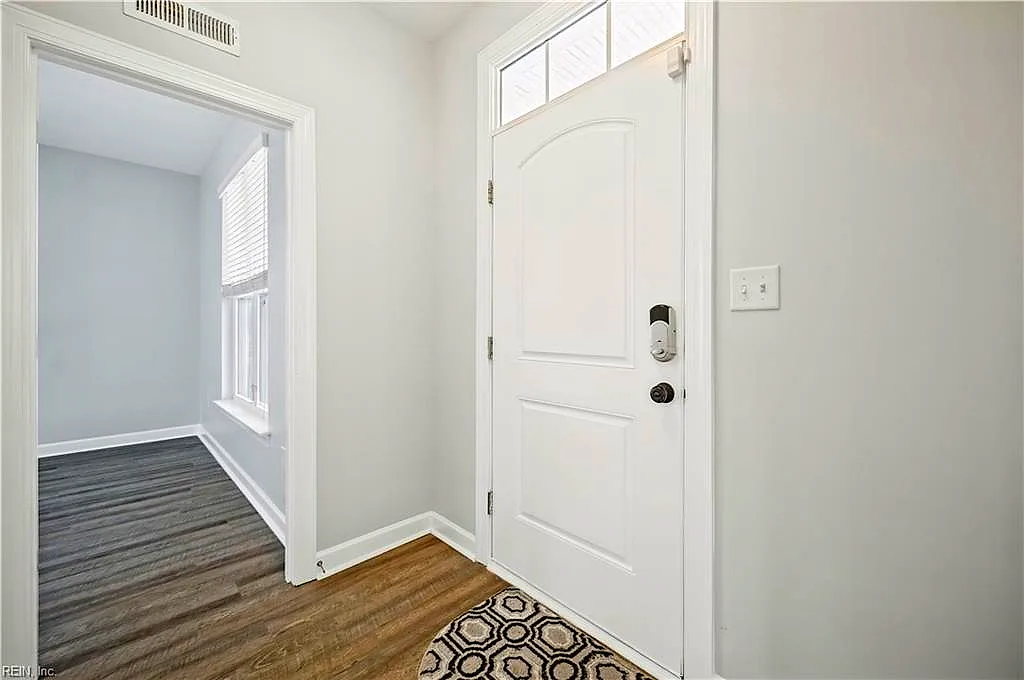 810 S Main St ST, NORFOLK VA 23523 - Photo 5