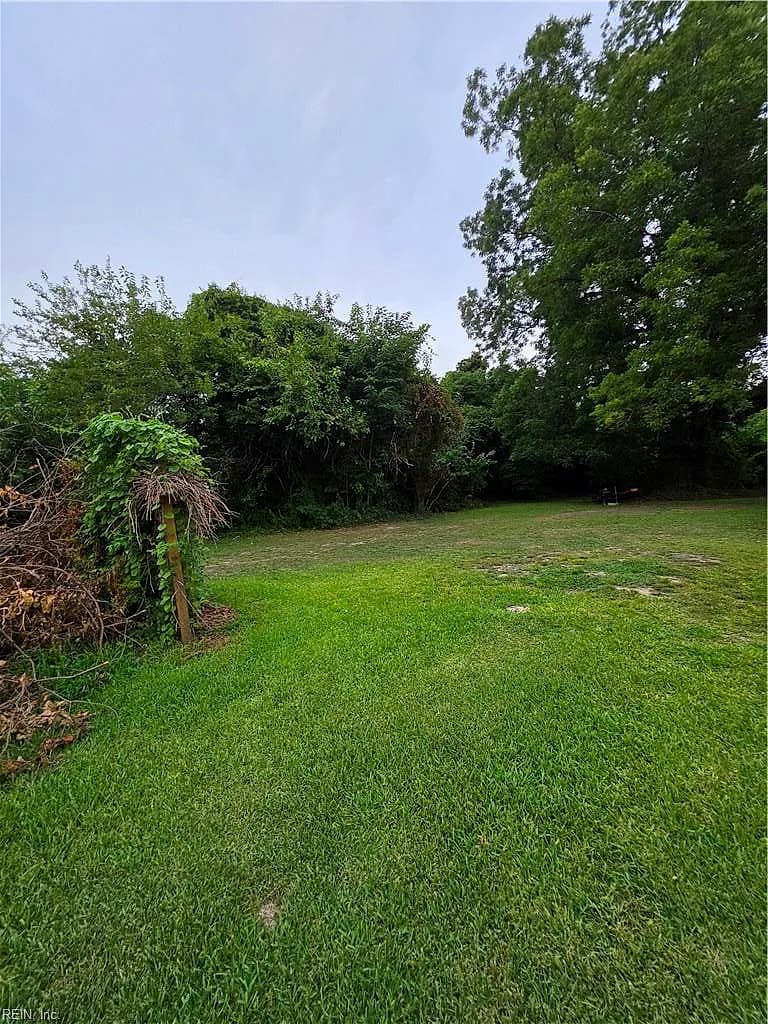 914 A Quash ST, HAMPTON VA 23669 - Photo 2