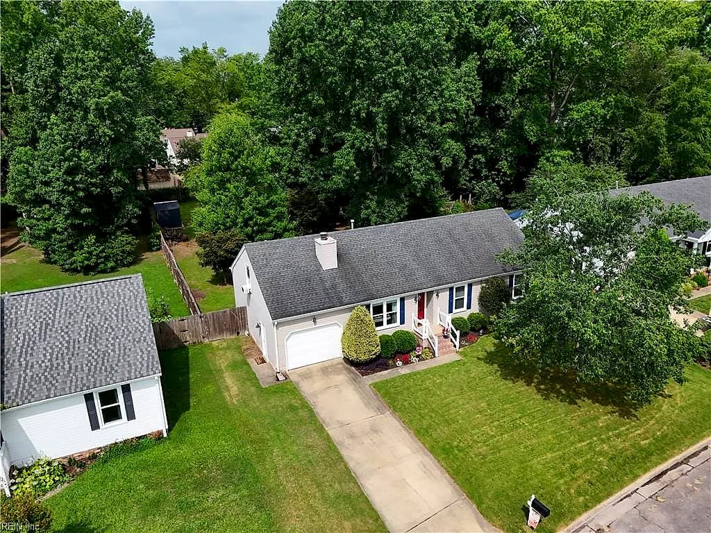 736 Hilda Pine DR, CHESAPEAKE VA 23322 - Photo 4