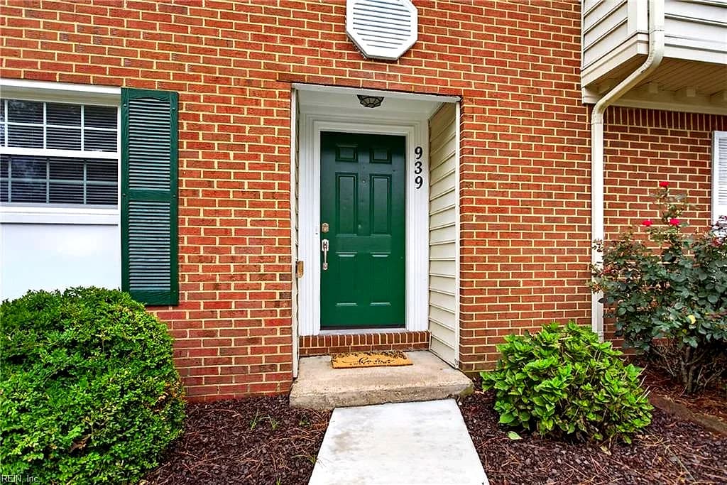 939 Still Harbor CIR, CHESAPEAKE VA 23320 - Photo 5