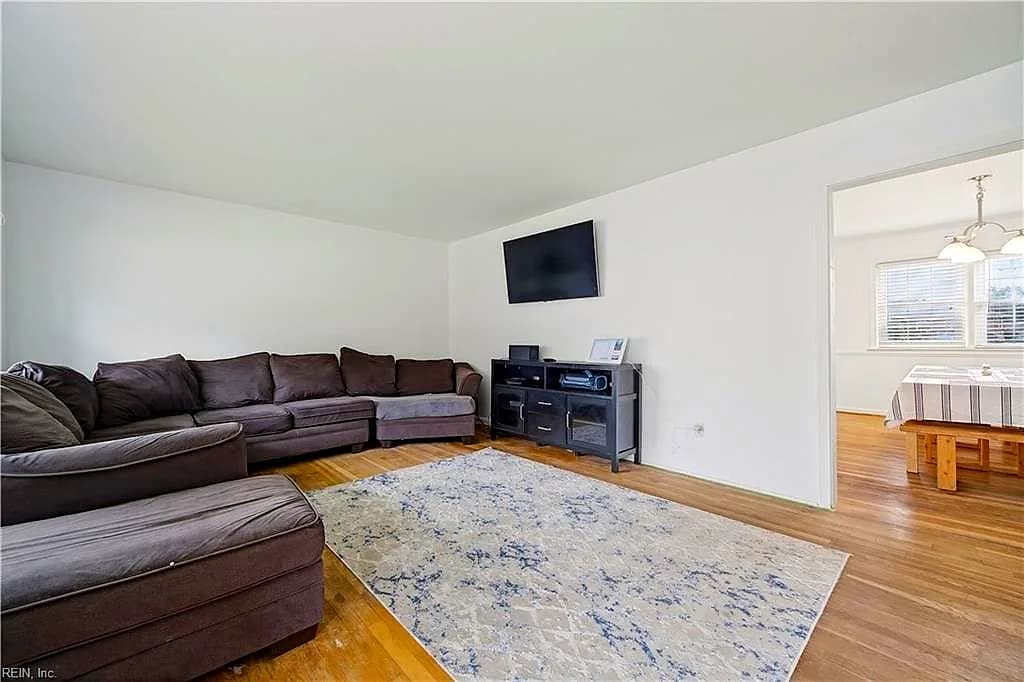 15 Hodges DR, HAMPTON VA 23666 - Photo 4