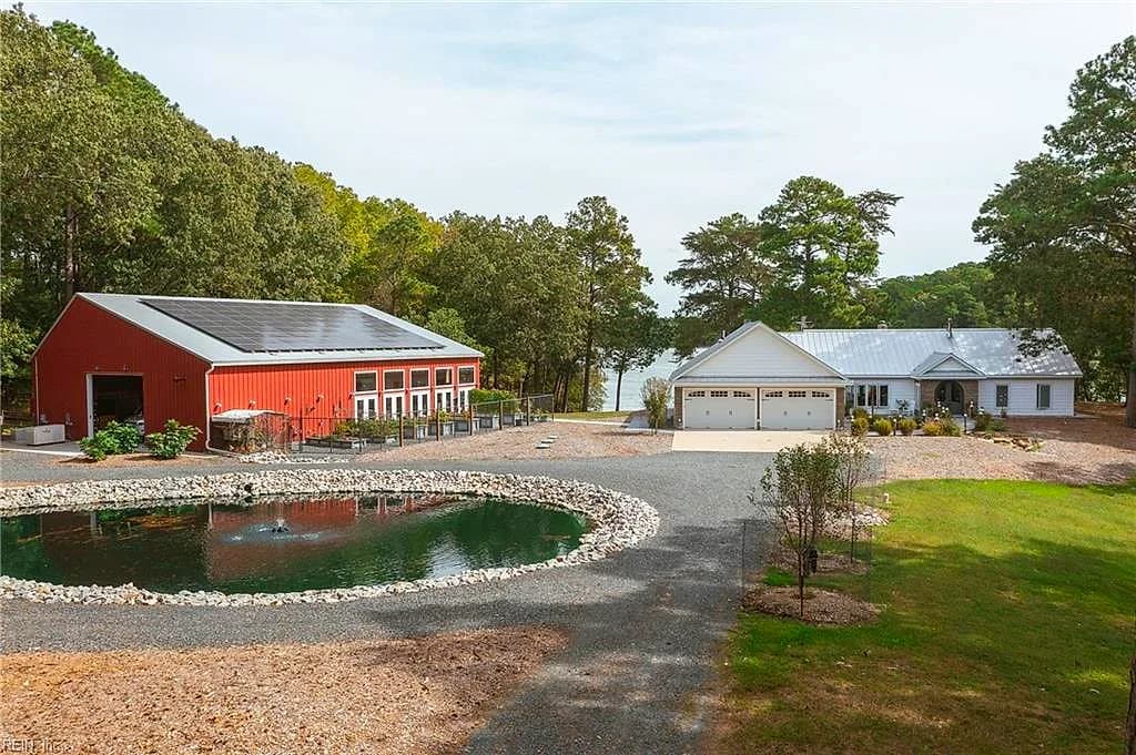 8419 Shooting Point DR, MACHIPONGO VA 23405 - Photo 4