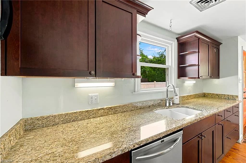 5806 W Norfolk RD, PORTSMOUTH VA 23703 thumb 12