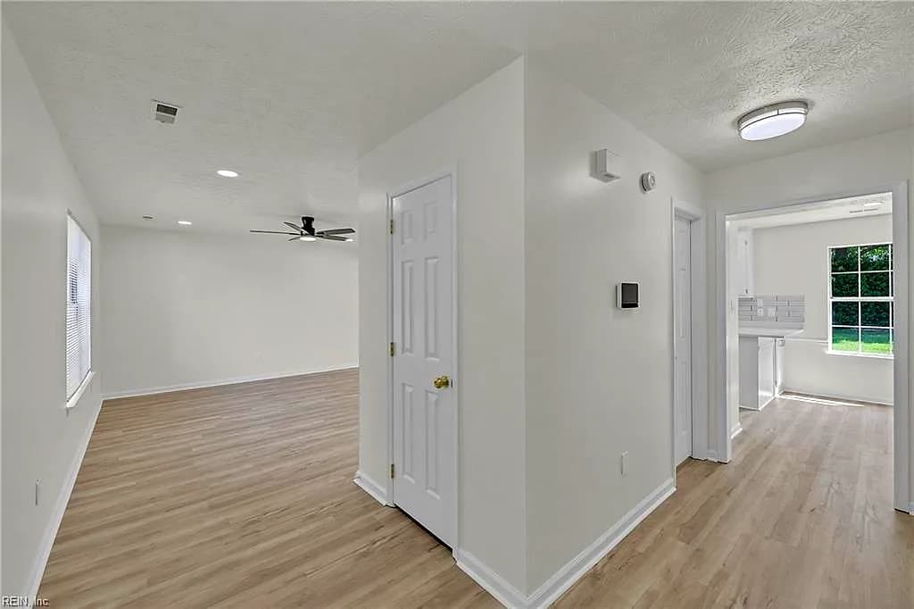 714 Mainsail DR, NEWPORTNEWS VA 23608 - Photo 5