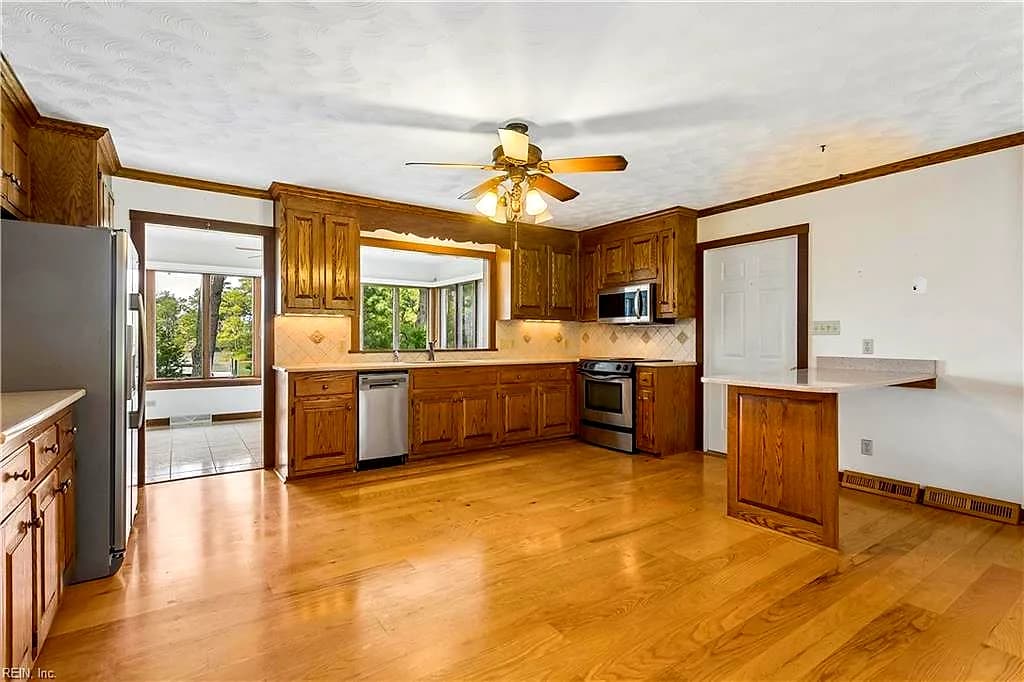 4382 Johns Point RD, GLOUCESTER VA 23061 thumb 11