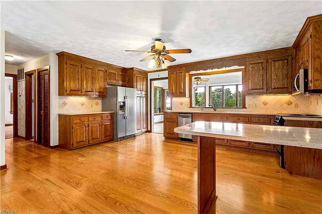 4382 Johns Point RD, GLOUCESTER VA 23061 thumb 12