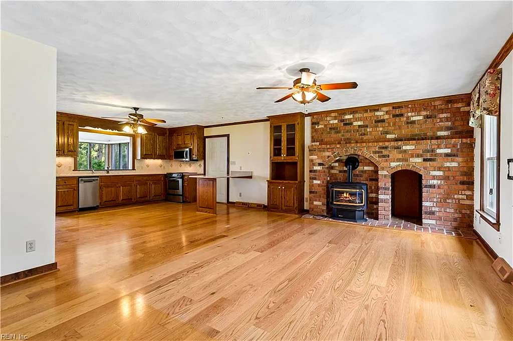4382 Johns Point RD, GLOUCESTER VA 23061 - Photo 4